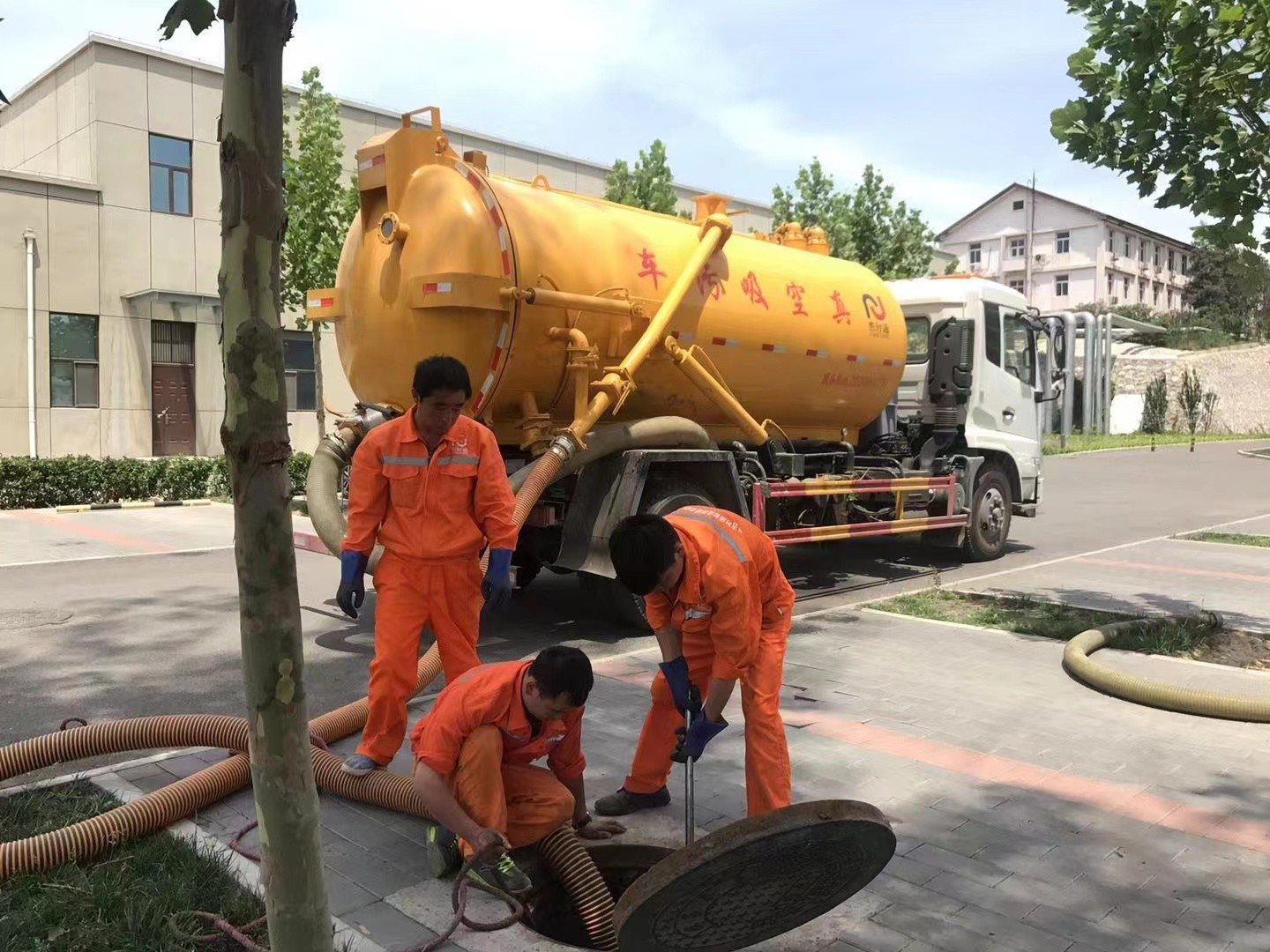 丰县化粪池清理与5-8吨吸粪车施工效率分析